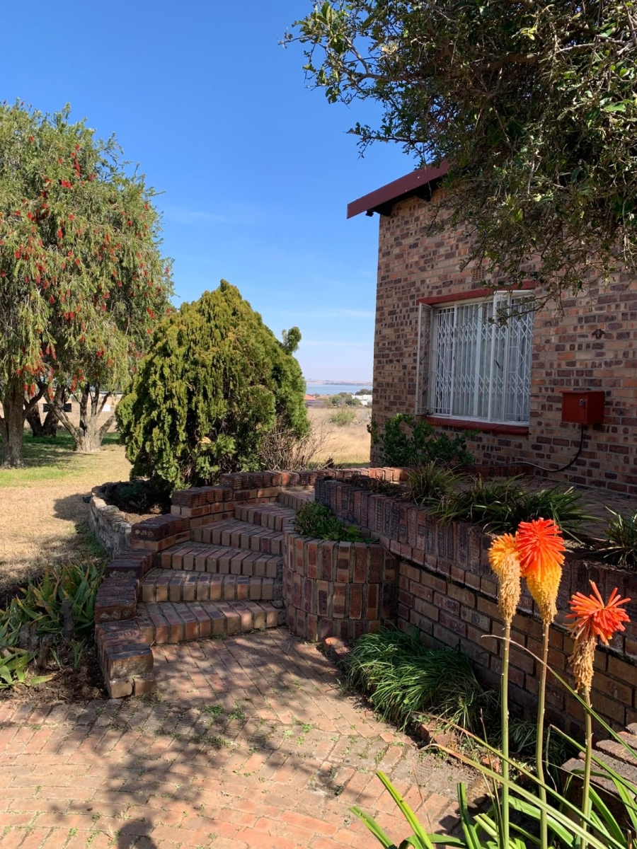 2 Bedroom Property for Sale in Oranjeville Free State